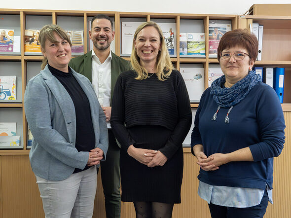 3. Bürgermeister Can Aydin und das Team vom Pflegestützpunkt Petra Kotterba, Alexandra Otto-Freitag und Jutta Schneider-Schiller.