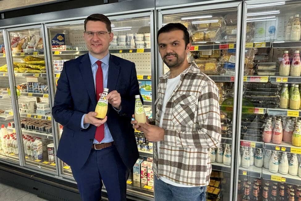 OB Dominik Sauerteig im neuen Supermarkt "Tayyib"