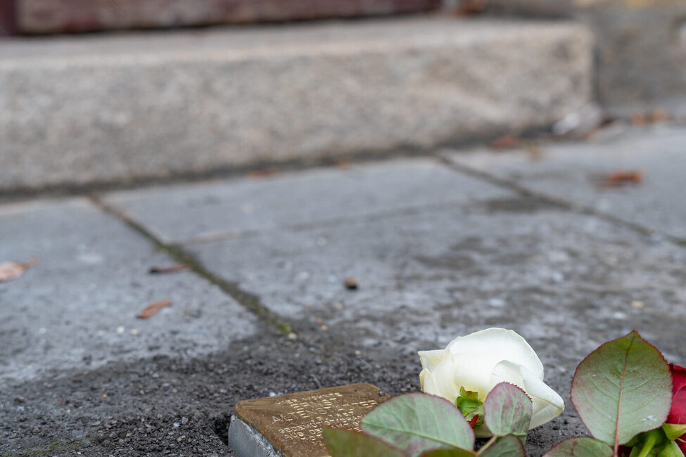 Stolpersteinverlegung 2024 mit 3. Bürgermeister Can Aydin