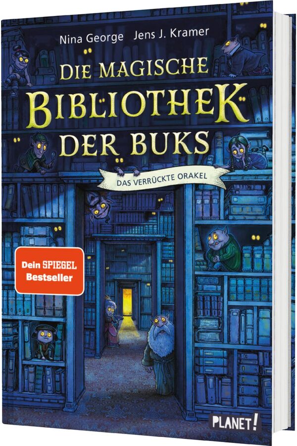 Dunkelblaue Bibliothek mit offener Tür